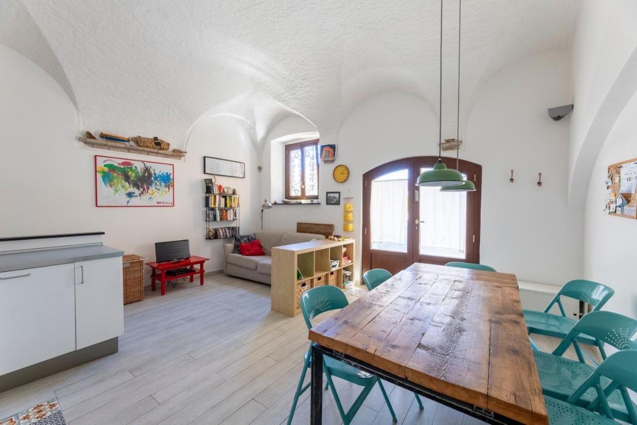 شقة Casa Nel Borgo, 20 Metri Dal Mare ألبيسولا سوبيريوري المظهر الخارجي الصورة